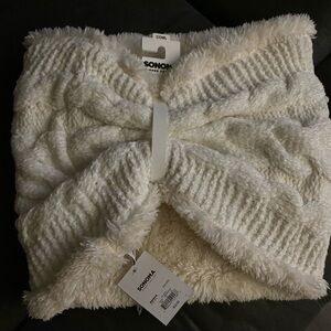 Sonoma Ivory Cable Knit cow neck scarf